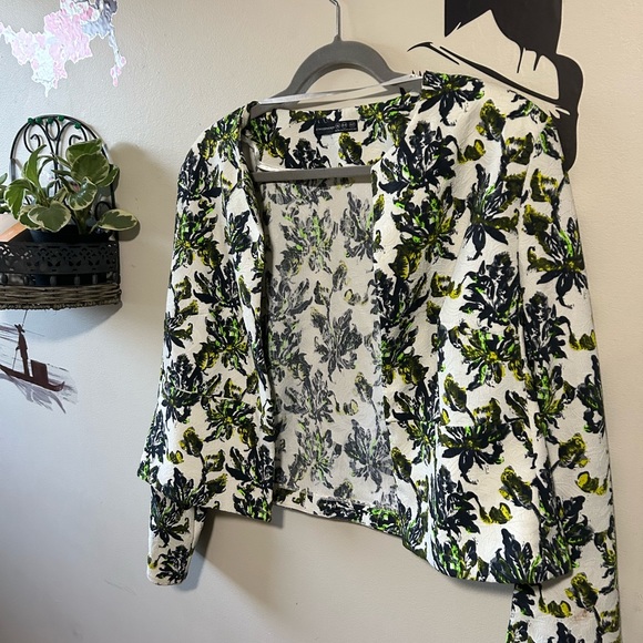 Atmosphere White Floral Jacket - Picture 2 of 8